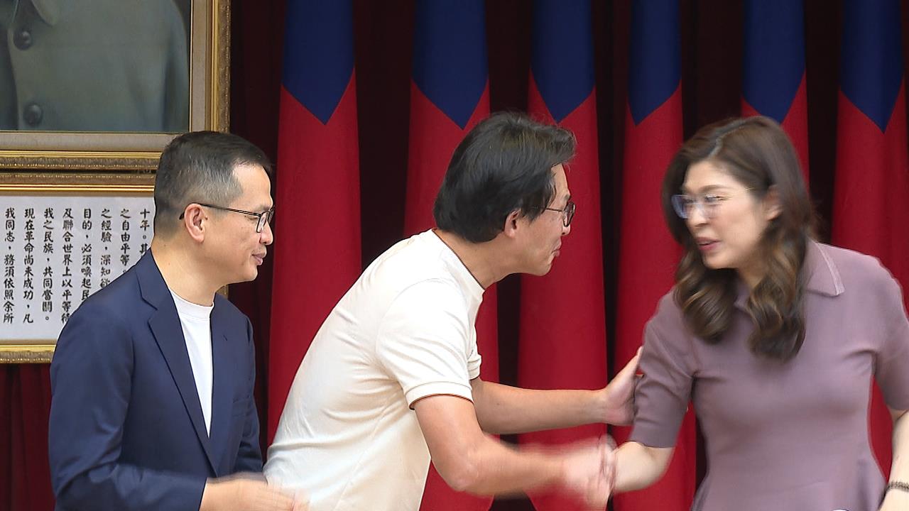 藍白2026合作崩盤？　蔣禁幫個別白小雞站台惹議