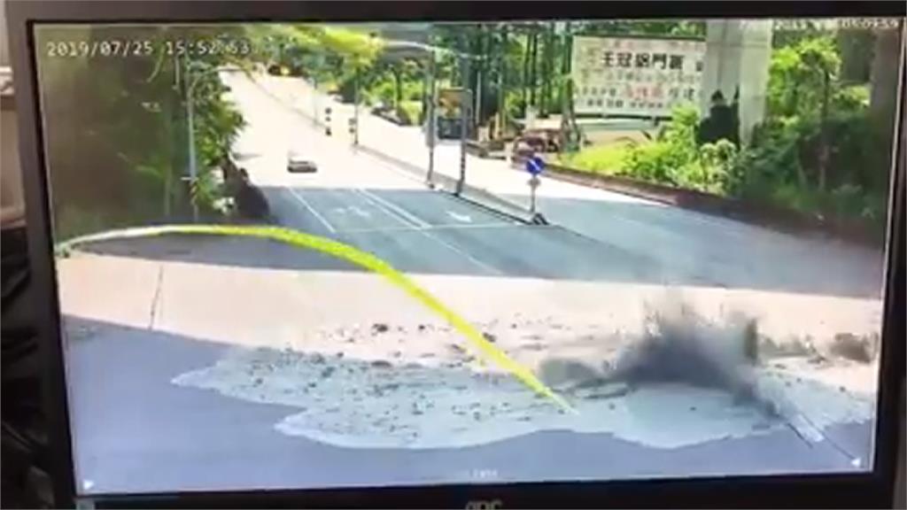 高雄燕巢自來水管爆裂 水公司漏夜搶修