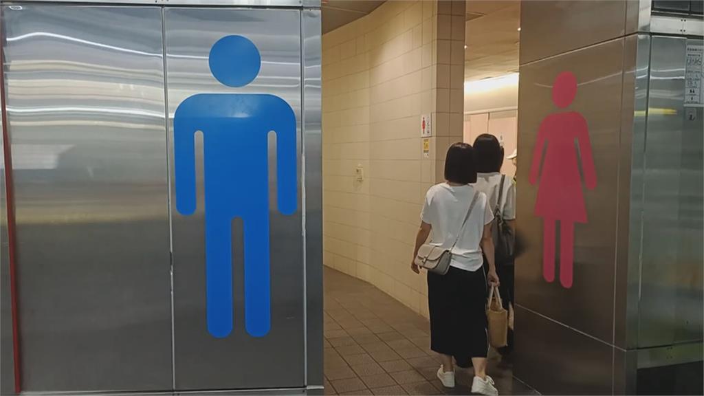 偷拍狼出沒！澳門男如廁遭偷拍　熱心民眾協助壓制逮人