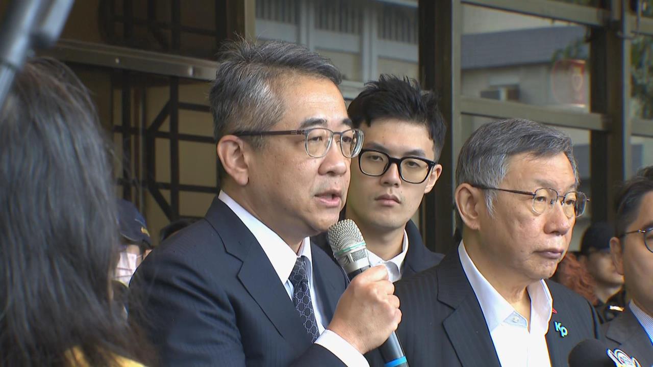 快新聞/柯文哲槓林俊言!與律師現身法務部 聲請評鑑檢察官