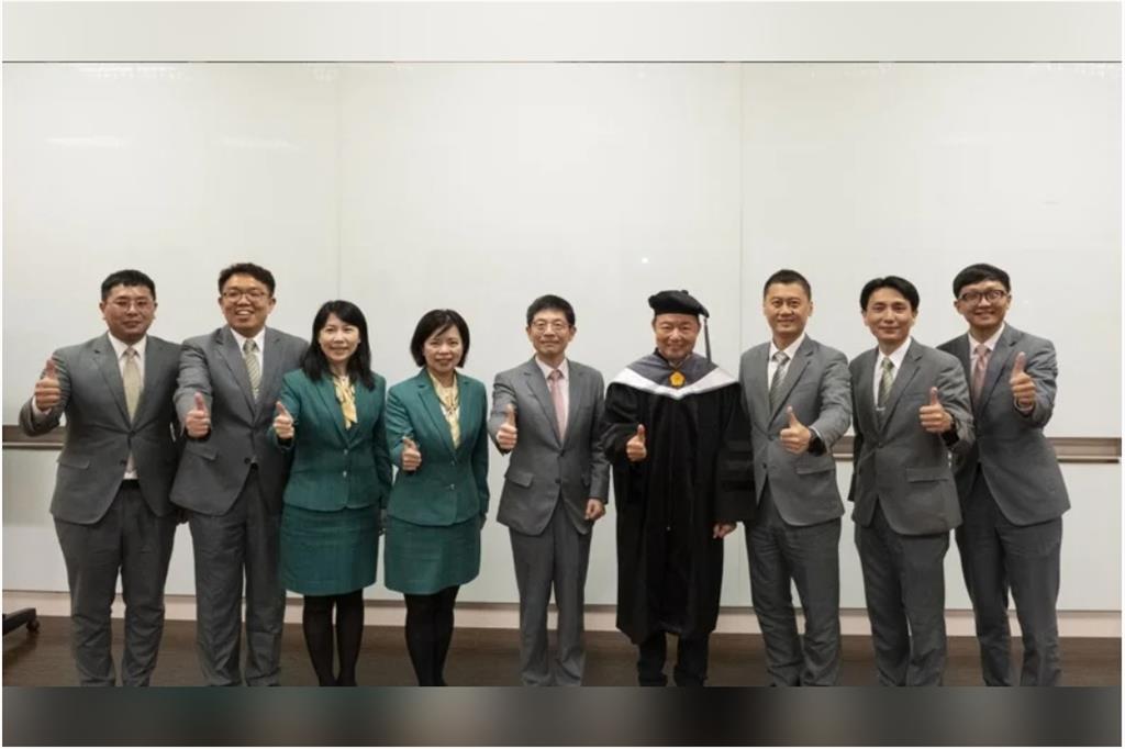 玉山金創辦人 黃永仁獲母校台北大學「名譽博士」