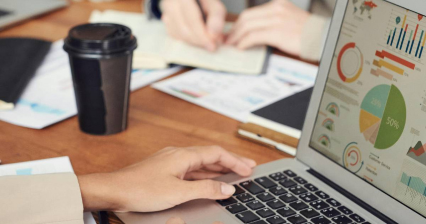 徵才寫「月休8天」竟違法！雇主遭檢舉恐被罰百萬　勞工嘆現實面：不痛不癢