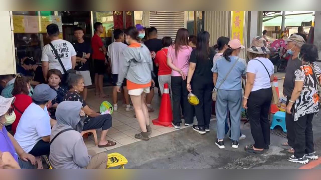 蛋黃酥之亂！　1盒代購價飆到1500元　民眾遇插隊怒叫罵