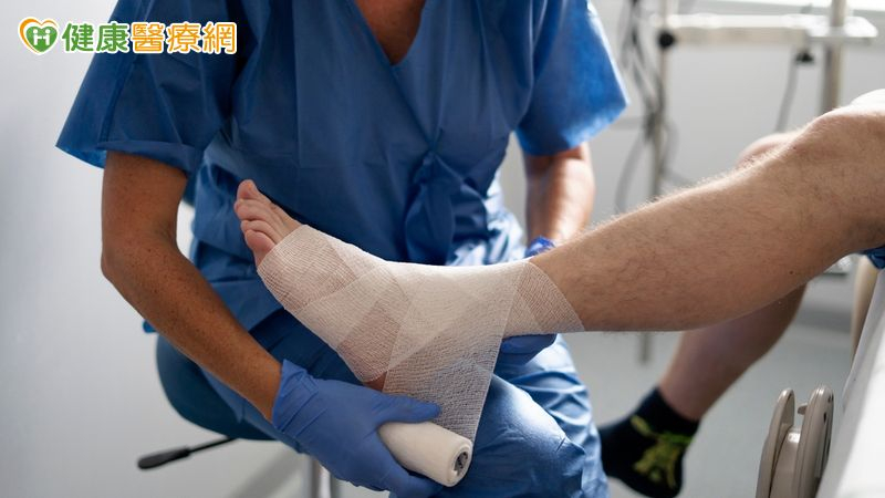 打球腳踝舊傷加新傷總是好不了　醫解再生療法輔助防護