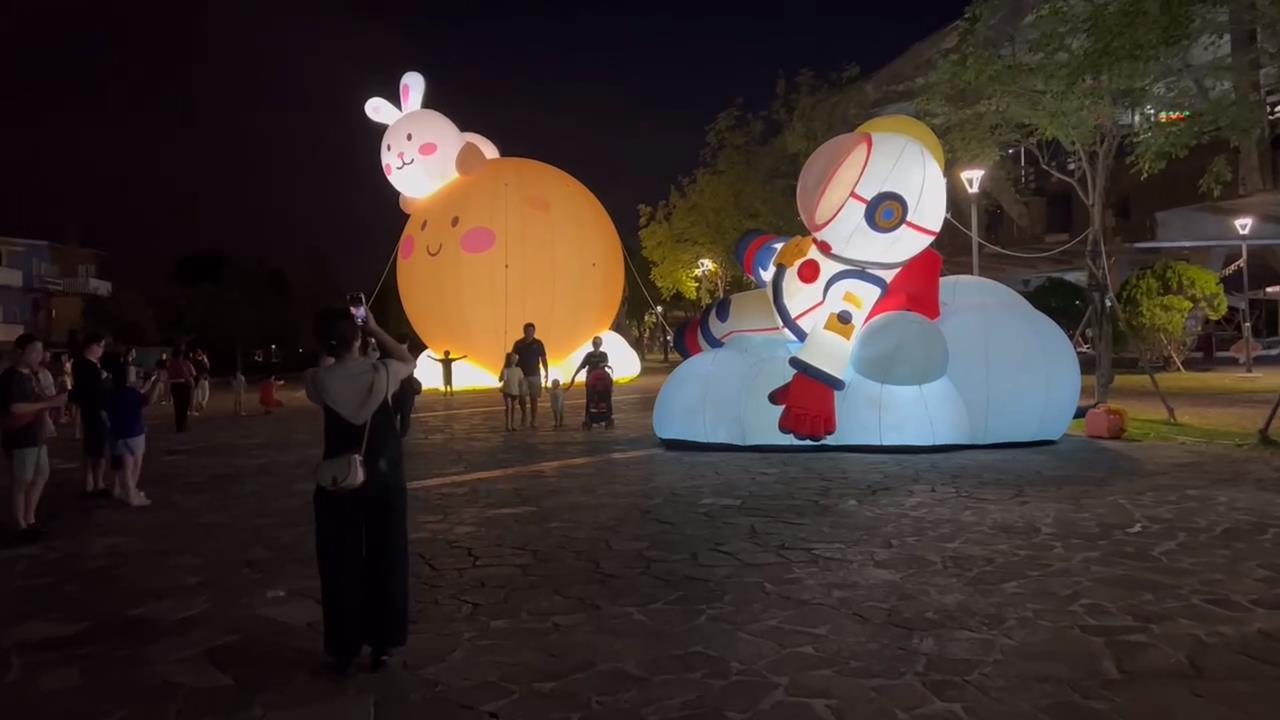 宜蘭冬山「月亮什麼冬冬」展出　１１公尺超Ｑ月球、玉兔超吸睛