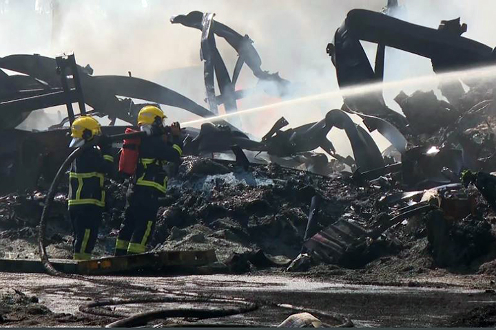 萬丹塑膠廠大火   三千多坪廠房全毀