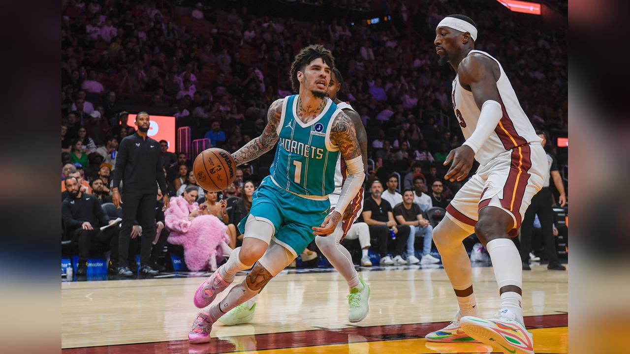 NBA(影)/黃蜂「球小弟」不滿裁判比中指! 今遭聯盟罰款上百萬台幣