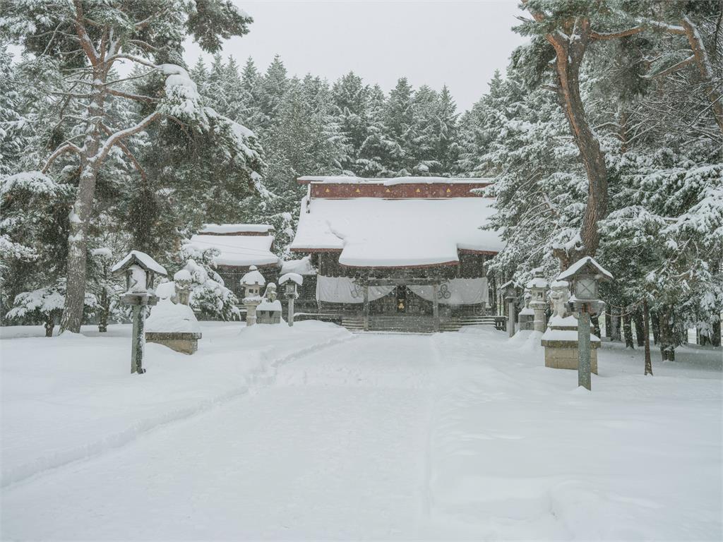 日本東京下初雪了　北海道岩見澤積雪高度破110公分