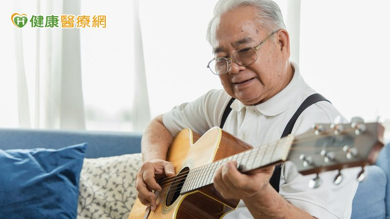 嗓音隨年紀老化 專家教「6招護嗓」:適度說話或唱歌