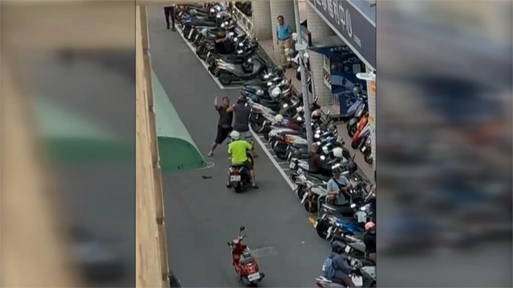 獨／高雄楠梓2男街頭全武行　疑好友爆爭吵大打出手