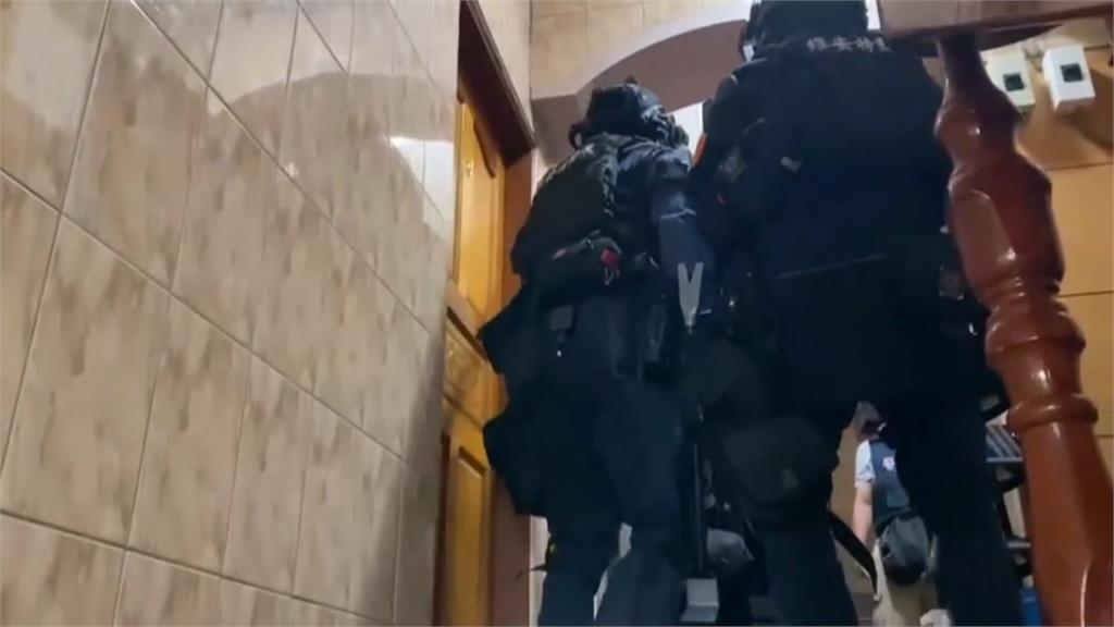 驚慌滅證！民宅化身改槍工廠　男子拒警查緝朝窗外丟子彈