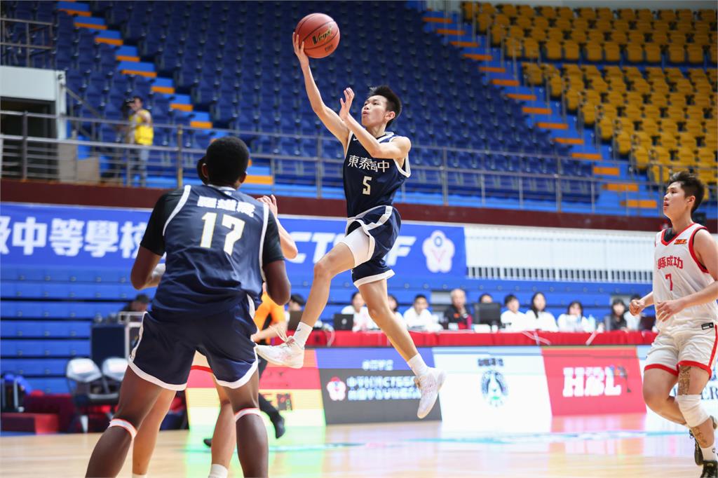 HBL／泰山爆冷敗給宜中率先遭淘汰　邱繼揚23分9籃板8助攻帶領東泰拿下二連勝