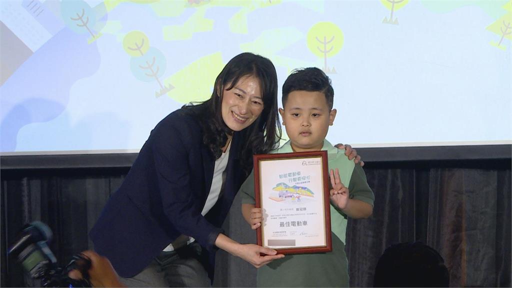 汽車集團舉行公益繪畫比賽　小朋友發揮創意也能學道路知識