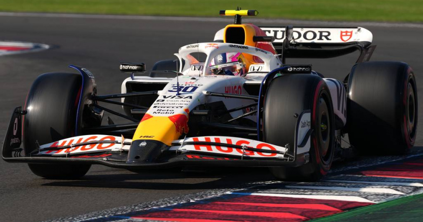 差點撞死人!飆速中遇工作人員橫越賽道 F1車手怒吼「你在跟我開玩笑嗎」