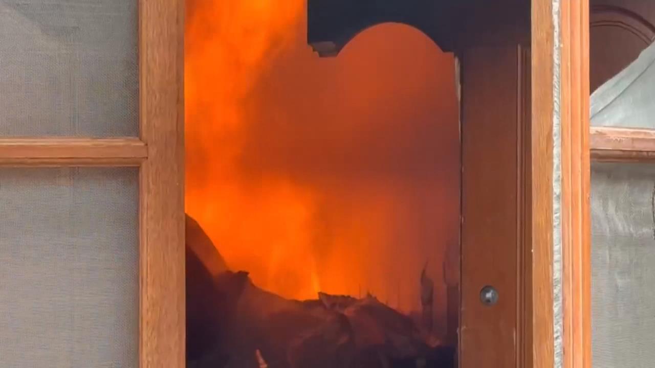 彰化民宅大火! 消防員搶救摔傷右手脫臼 7旬女屋主罹難