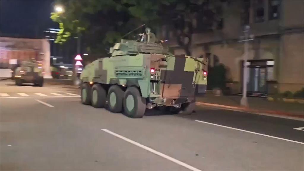 快新聞／因應共軍由訓轉戰！國軍小漢光操演ING　雲豹甲車現蹤北市街頭
