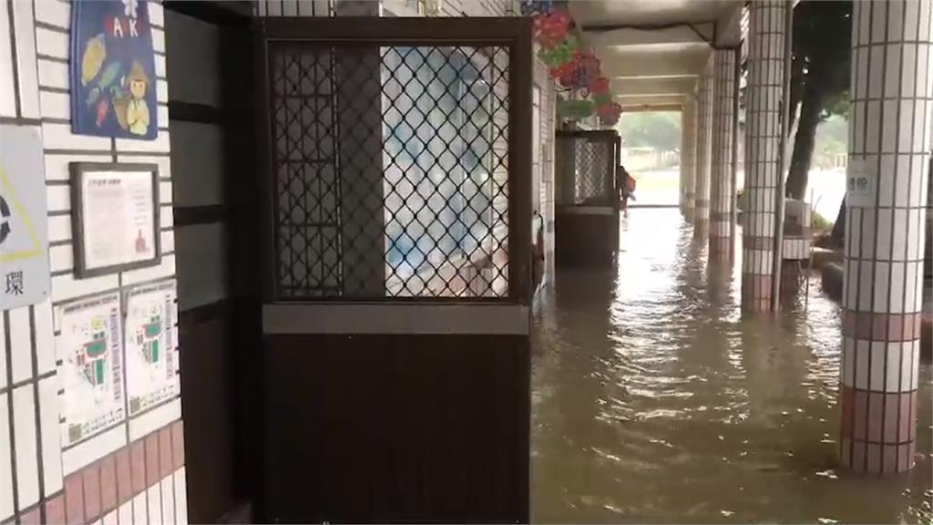 大雨造成教室淹水 桃園大坡、笨港國小宣布停課