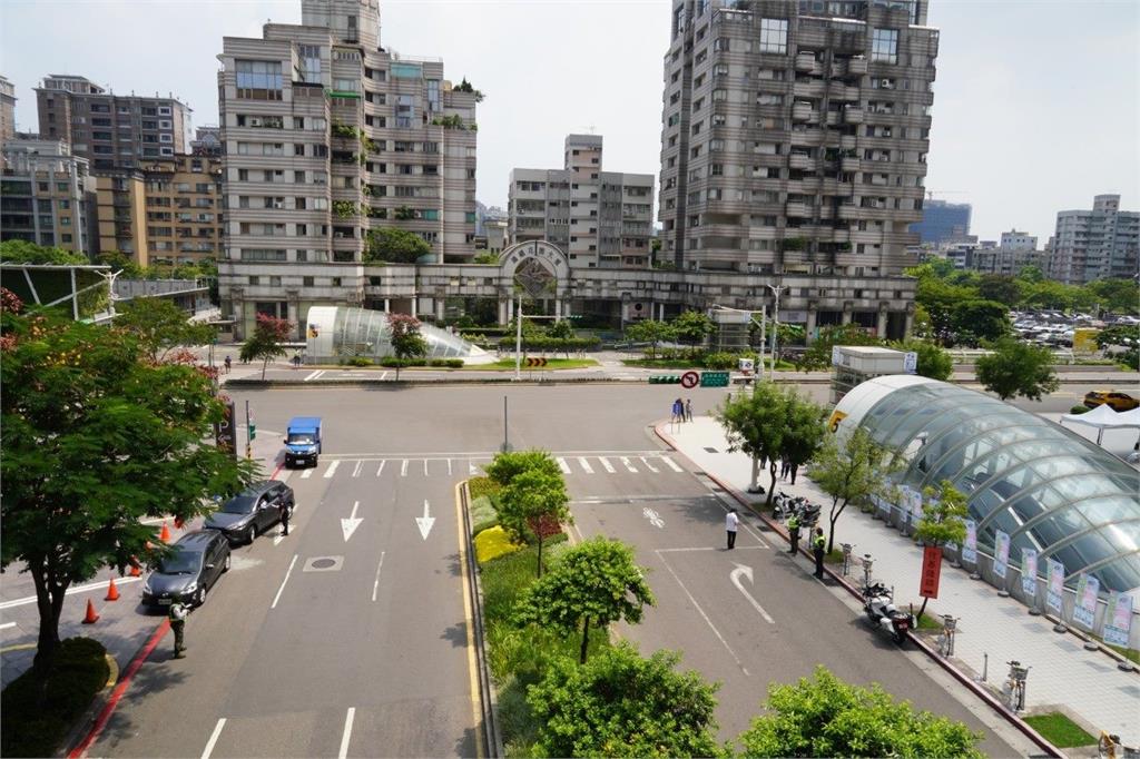 快新聞／信義區「空城」照曝光！萬安演習警報響　北市警方統計「零違規」