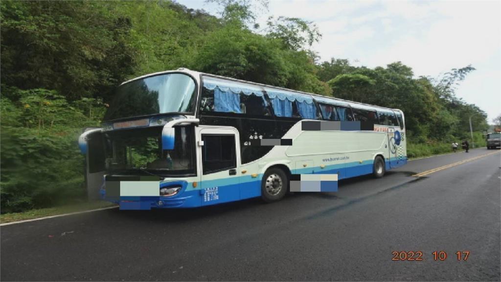 女學生雙載赴恆春遊玩　摔車遭後方遊覽車輾壓一死一傷