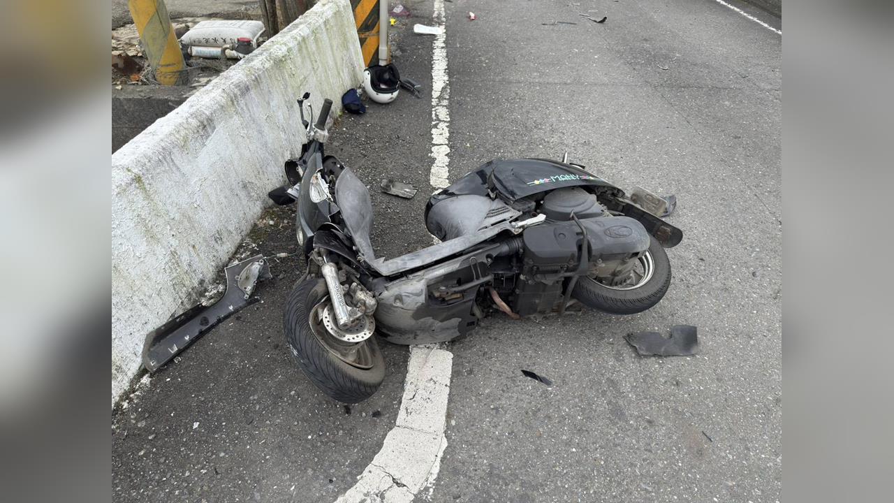快新聞／宜蘭死亡車禍！汽車衝進水溝　機車騎士遭撞送醫不治