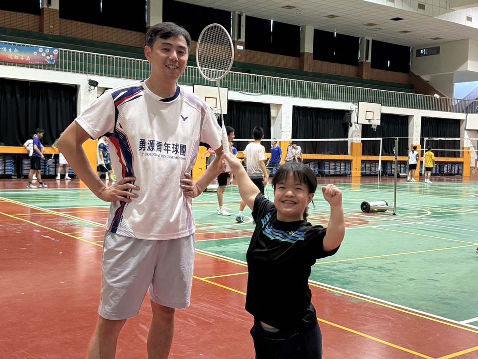 帕拉羽球國手吳于嫣戰全障運 專任教練鄭竣逸揭國手特訓路