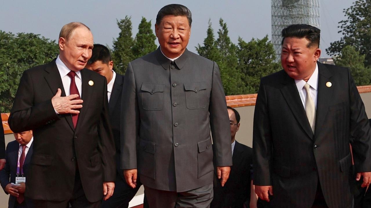 習近平、普丁閱兵沒關麥大聊「器官移植＋長生不老」！私下殘忍對話央視全放送