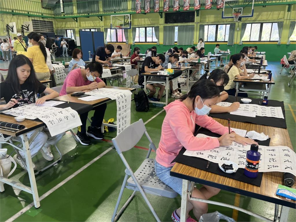 桃園慈護宮書法比賽登場 200愛好者齊聚弘揚傳統文化藝術