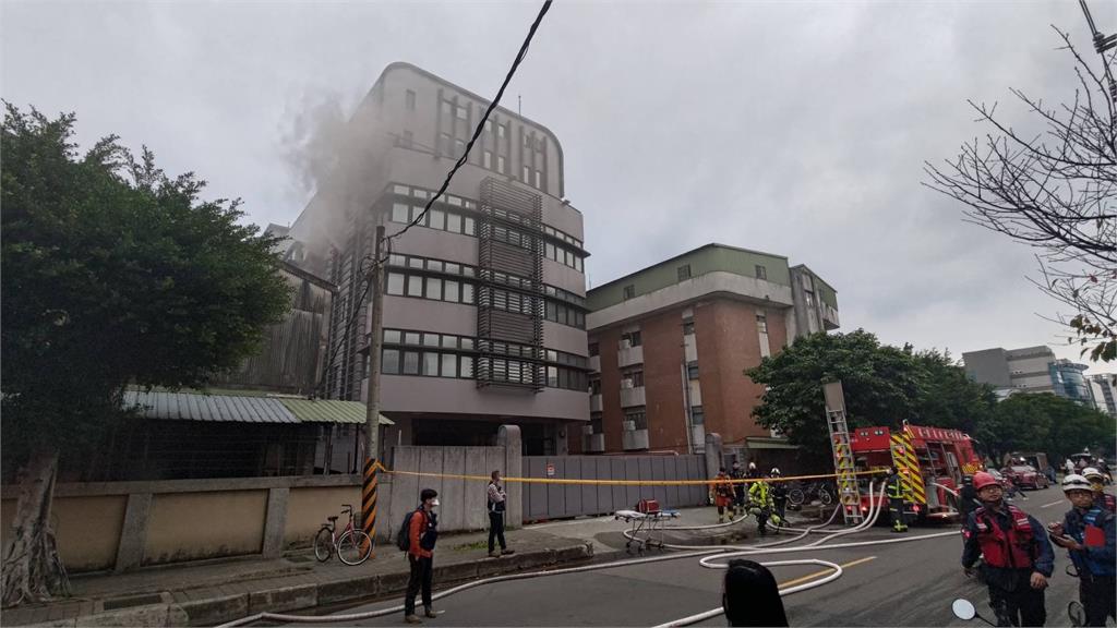 桃園工廠清晨火警　倉庫狂竄濃煙