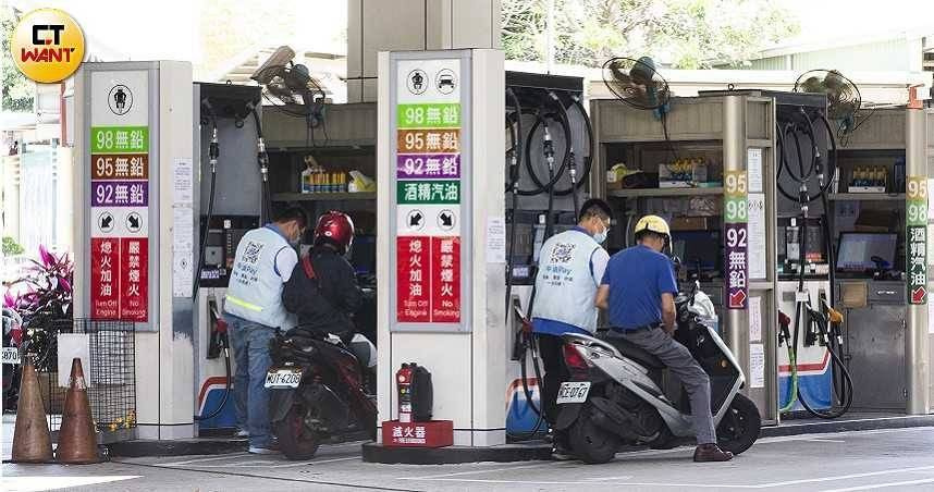 加油「加滿」吸入一級致癌物風險暴增 醫勸:跳停就好