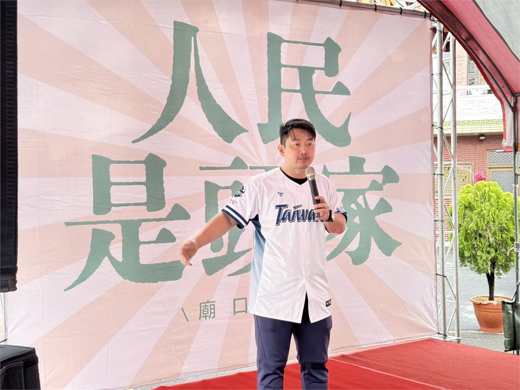 快新聞／台中廟口冒雨開講！　陳柏惟示警罷免若失敗：立院會有52位陳玉珍