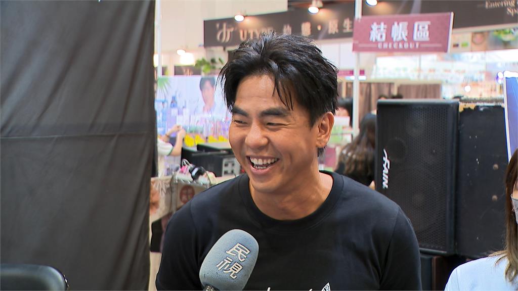 好久不見！柯有倫自稱「變大叔」　佩服ENERGY還能「16蹲」
