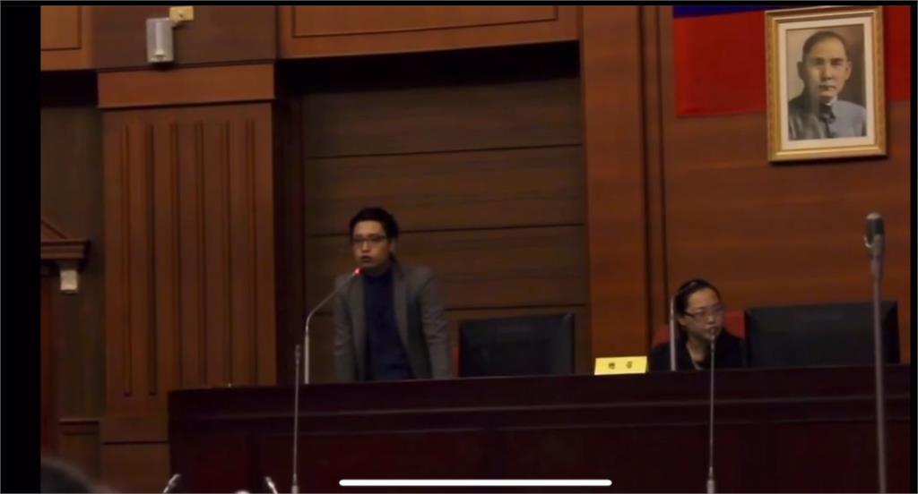 羅廷瑋脫序發言行徑多　昔任青年議會總召也被提罷免