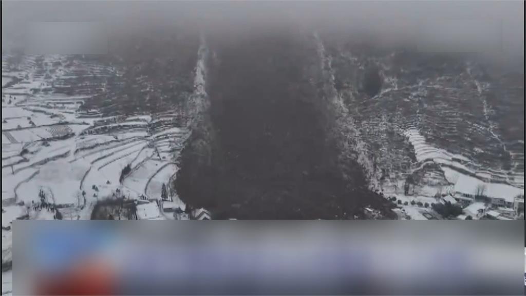 雲南山區石塊如瀑布傾洩　18戶47人被掩埋！低溫僅０度阻救援進度