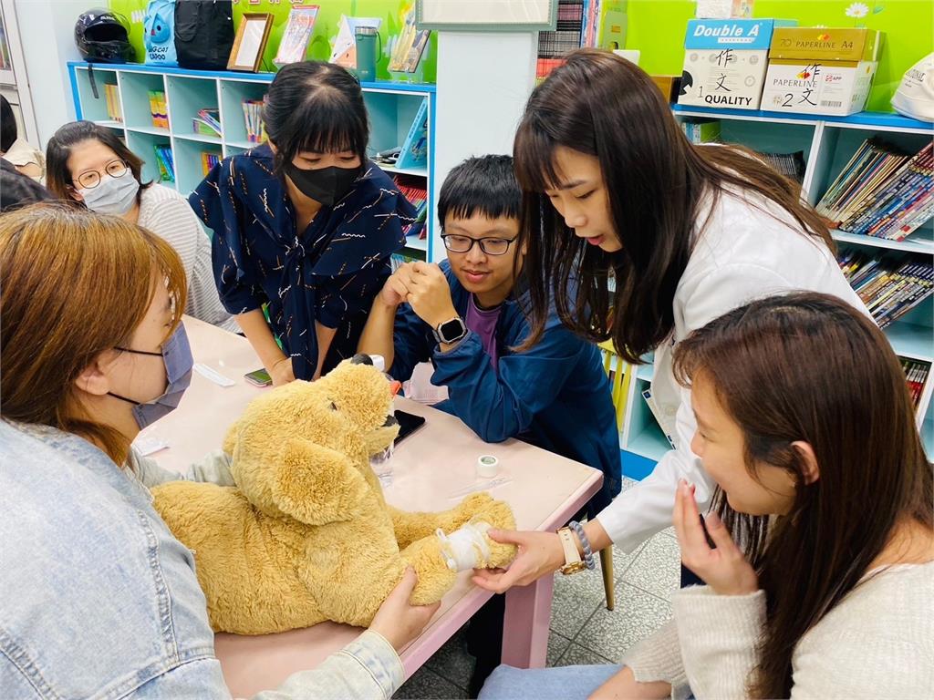 216hr專業訓練誕生「全國榜首」！仁德醫專首屆助理證照考照率破98%