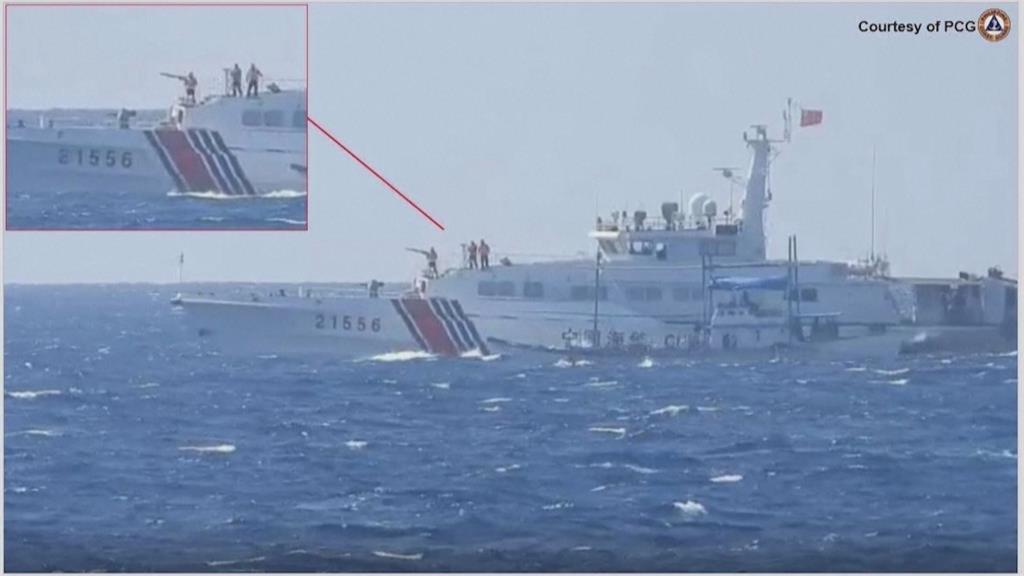 中菲南海情勢緊張！　菲律賓公布中國海警船騷擾漁船畫面