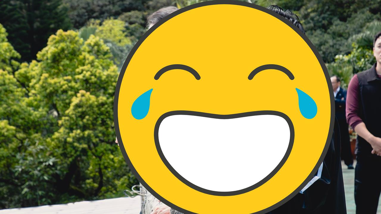 基隆爬山「隔壁香客大姐」竟是蔡英文!私下太炸裂「開飆2戰友」網笑:太愛了