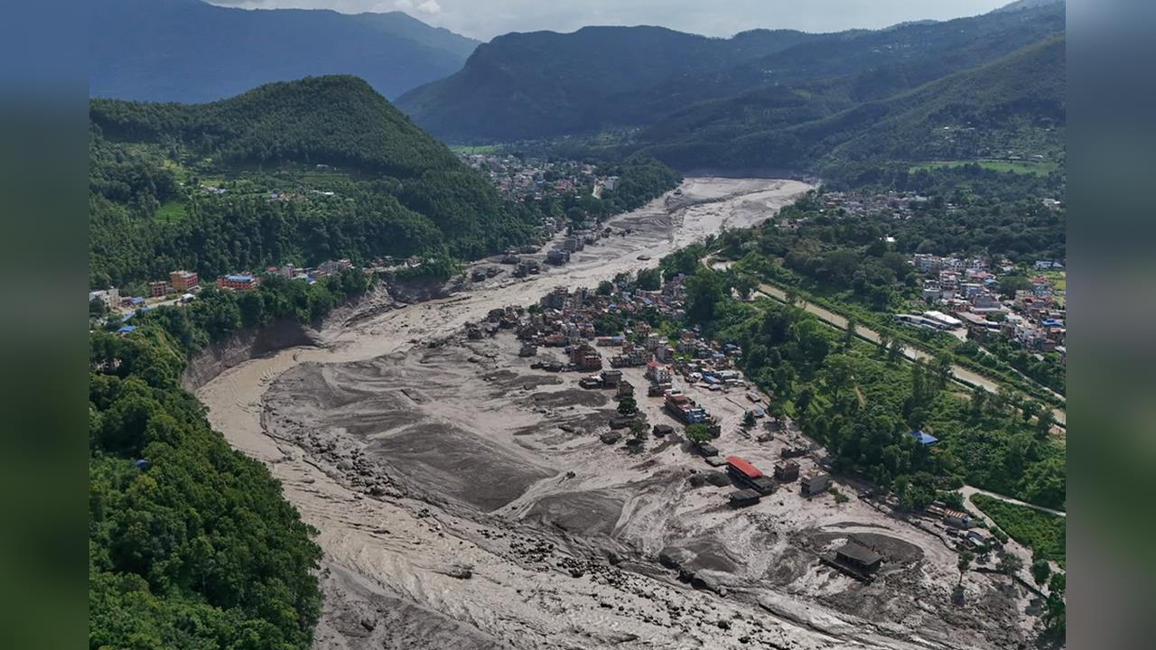 不是地震是冰川炸裂！尼泊爾、西藏毀滅性山洪30秒滅村