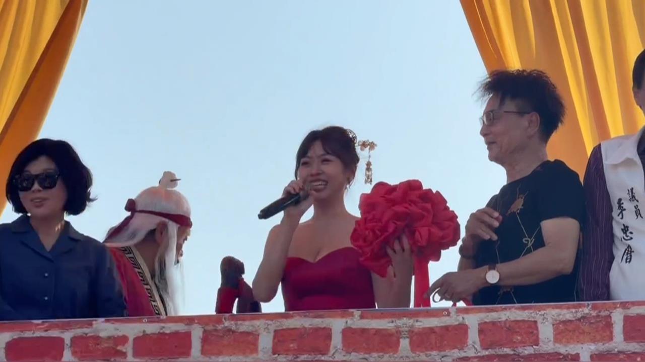 嘉義大福興宮月老廟拋繡球活動　報名人數暴增盼新年尋得良緣