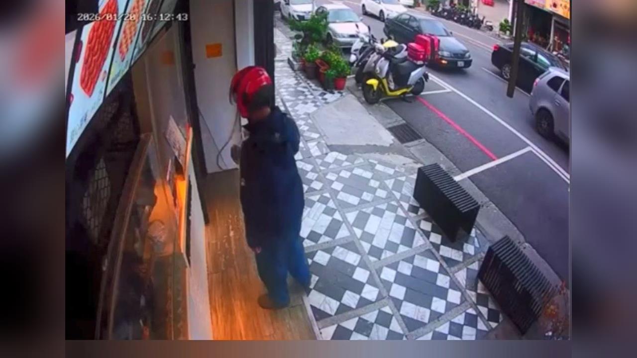 花蓮雞蛋仔店疑遭「外送員偷餐」業者怒公布監視器畫面