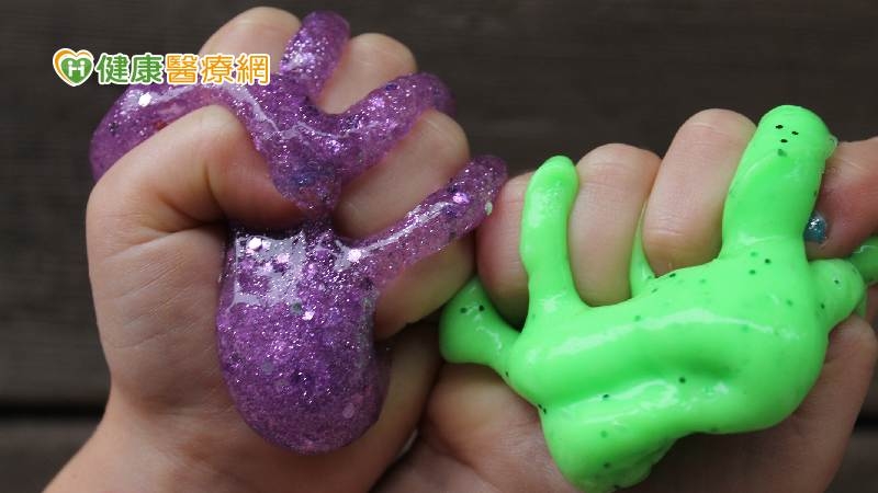 夏日危肌／小心「史萊姆皮膚炎」！硼砂、膠水防腐劑等都是皮膚危機