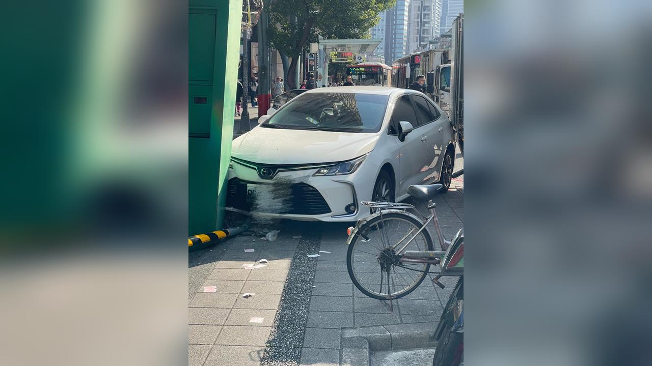 快新聞／男誤信假投資約捷運站面交300萬　詐團車手取款自撞逃逸