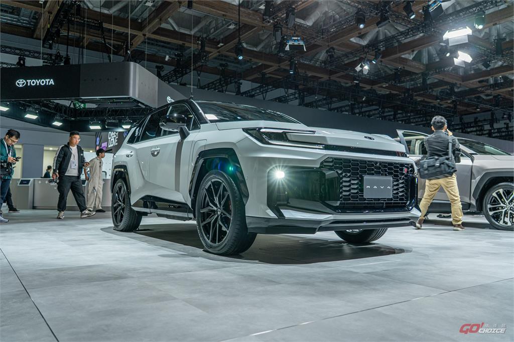 網傳 Toyota RAV4 106 萬起預售價曝光！全球獨家 2.5 Hybrid GR Sport 車型成台規專屬？