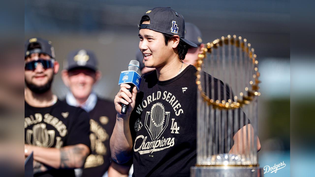 MLB(影)/道奇今年將尋求三連霸!總教頭羅伯斯受訪沒掛保證但露出自信的笑容