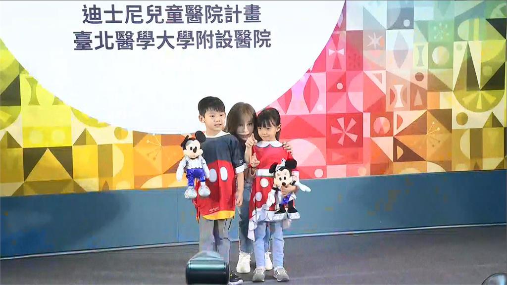 全台首間迪士尼兒童病房開幕　「心願大使」王心凌來送禮透露最愛角色