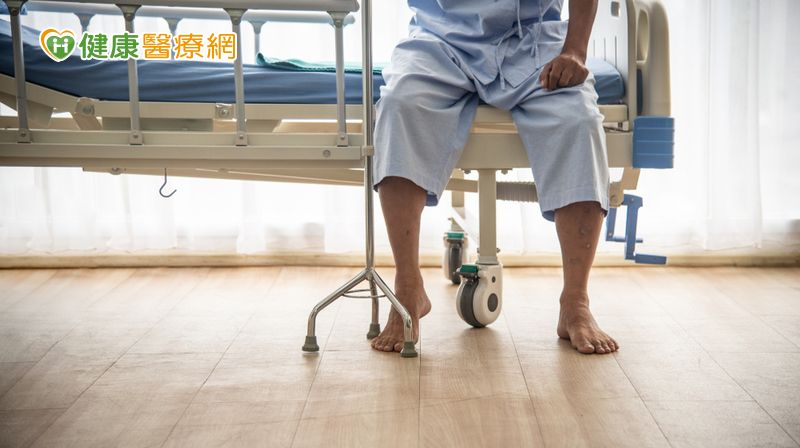 中風後無力行走？「機器人輔助復健」步行距離提升25公尺