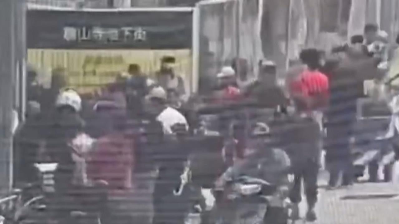 龍山寺旁「提供雙證件影本領1千元」 民眾擔憂:詐團騙個資