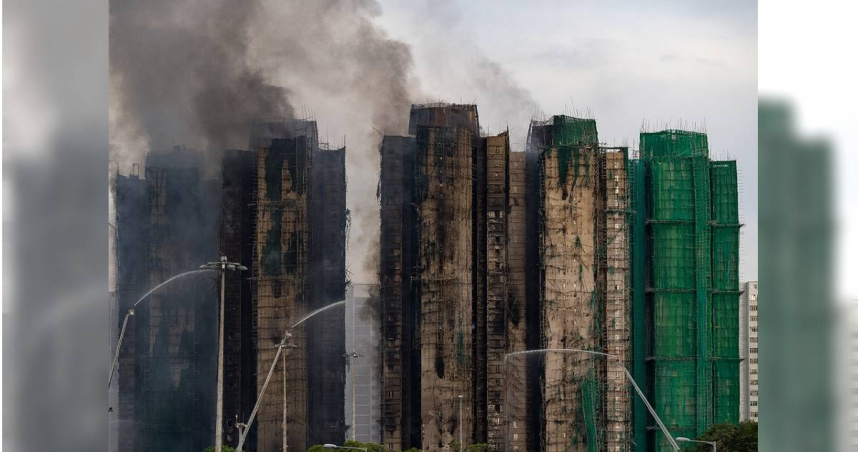 香港宏福苑大火增至94死 預計今早將完成7大樓爆破