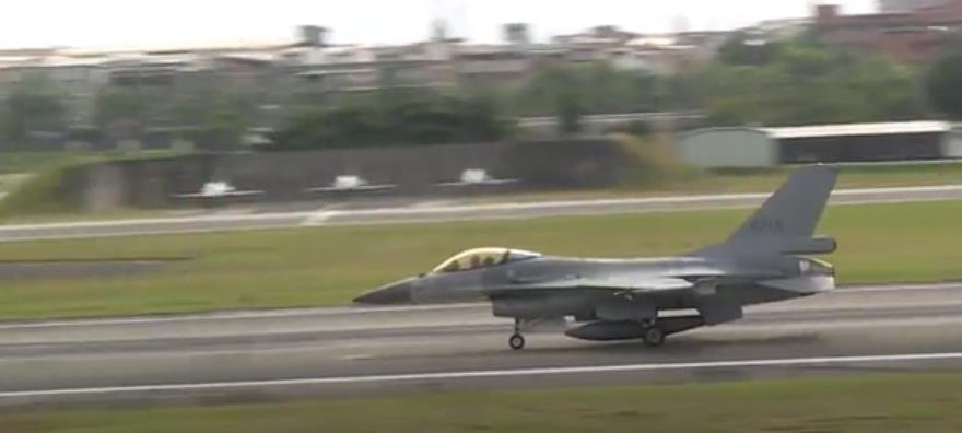 快新聞／雙十國慶前夕 花蓮空軍基地7架F-16戰機緊急起飛