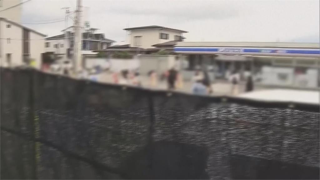 日本政府架黑網布禁拍富士山　中國遊客疑「挖洞」偷拍