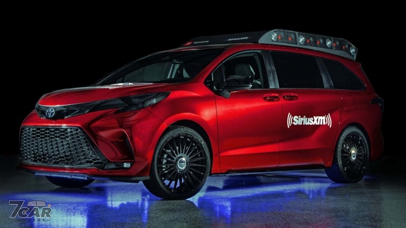 60 顆喇叭上身 !  Toyota Sienna 化身移動 DJ 舞台